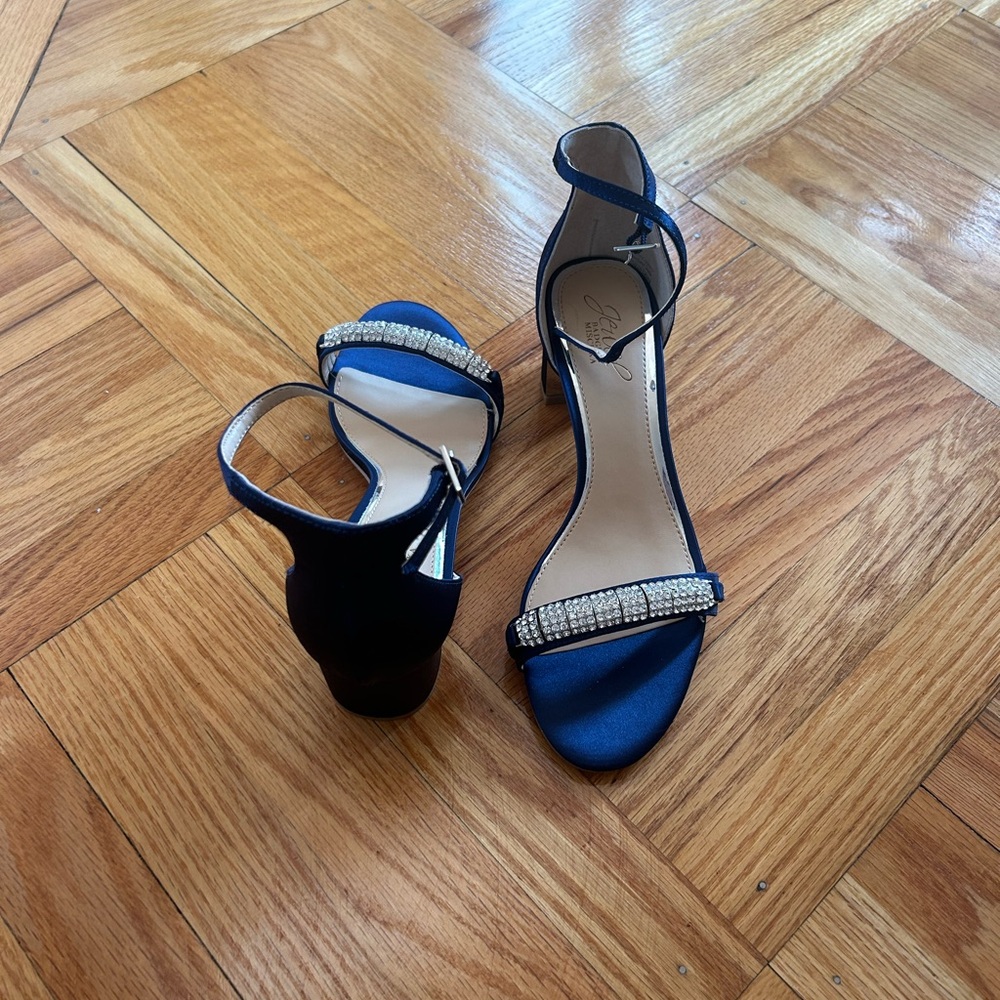Badgley Mischka size 8 unworn heels